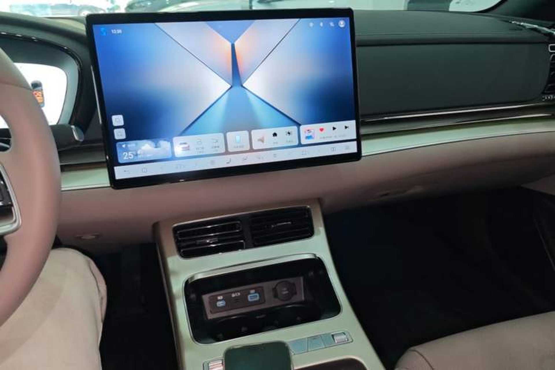 Used BYD Han 2025 DM-i Intelligent Driving Edition 245KM Prestigious Edition Audio And AC Panel
