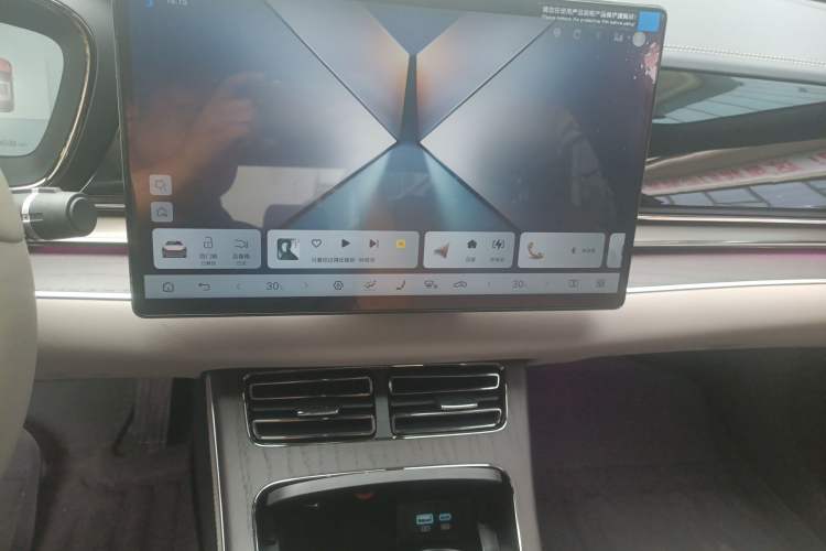 Used BYD Han 2025 EV Intelligent Driving Edition 701KM LiDAR Flagship Model Audio And AC Panel