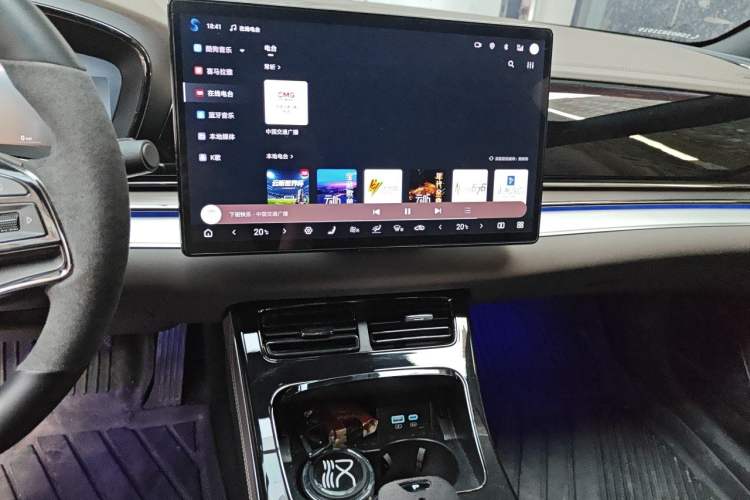 Used BYD Han 2025 DM-i Smart Drive 125KM Elite Model Audio And AC Panel