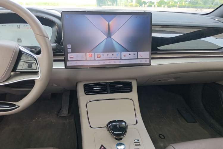 Used BYD Han 2025 DM-i 125KM Prestige Model Audio And AC Panel