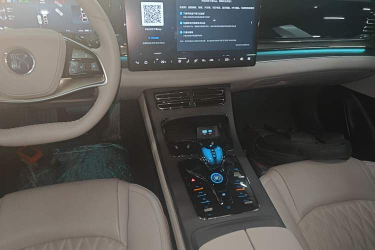 Used BYD Han 2025 DM-i Intelligent Driving Edition 125KM LiDAR Flagship Model Audio And AC Panel
