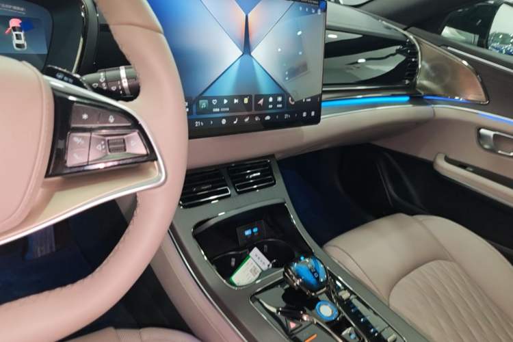 Used BYD Han 2025 DM-i Intelligent Driving Edition 125KM LiDAR Flagship Model Audio And AC Panel