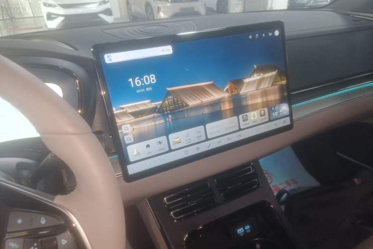 Used BYD Han 2025 DM-i Smart Drive 125KM Elite Model Audio And AC Panel