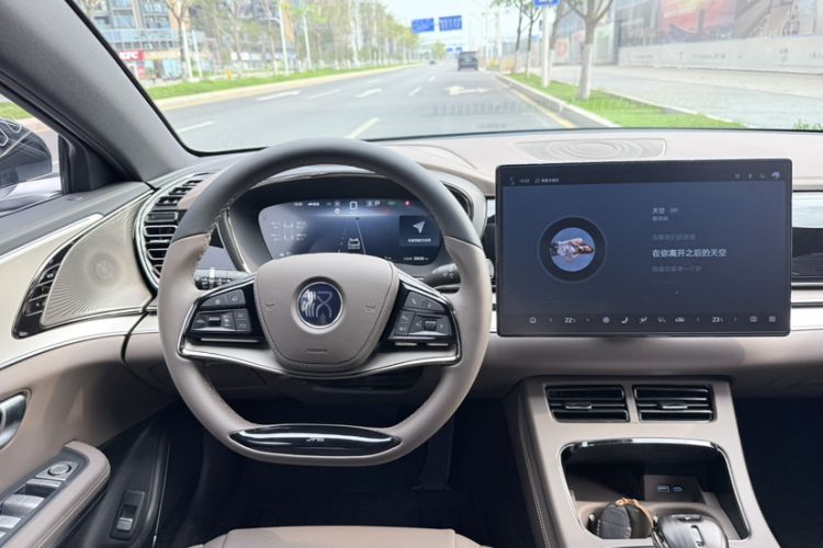 Used BYD Han 2025 DM-i 125KM Elite Model Audio And AC Panel