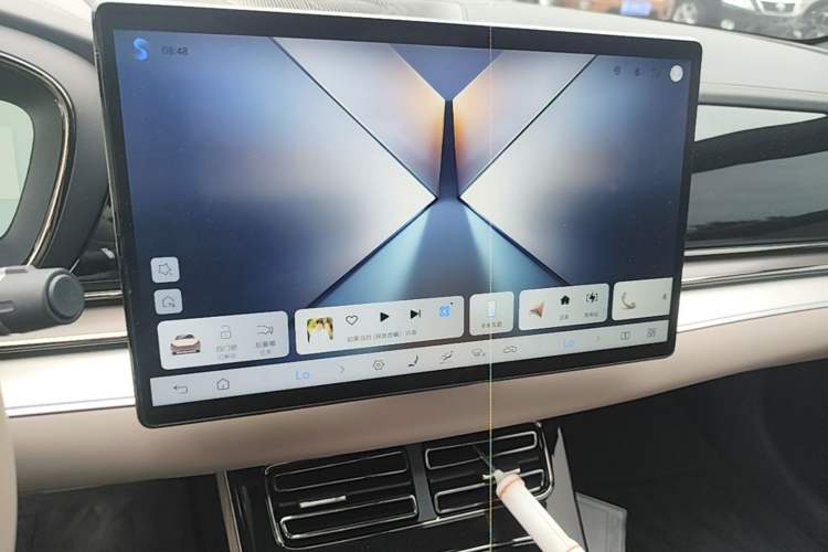 Used BYD Han 2025 DM-i Smart Drive 125KM Prestige Model Audio And AC Panel
