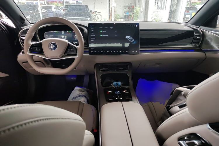 Used BYD Han 2025 DM-i Intelligent Driving Edition 125KM LiDAR Flagship Model Center Console
