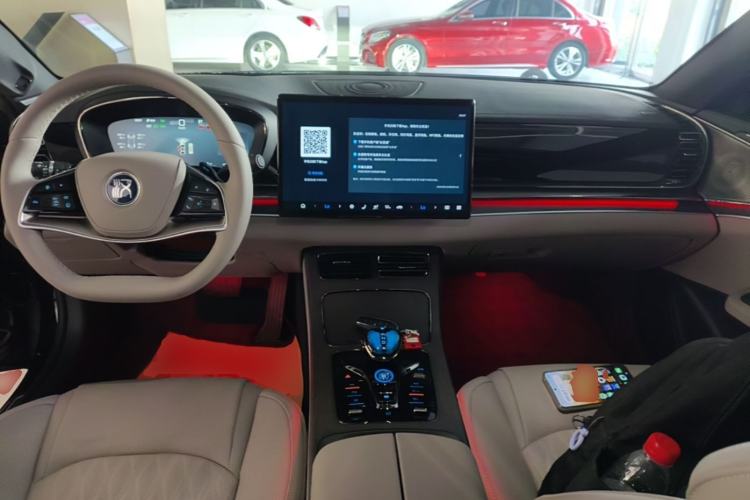 Used BYD Han 2025 DM-i Intelligent Driving Edition 125KM LiDAR Flagship Model Center Console