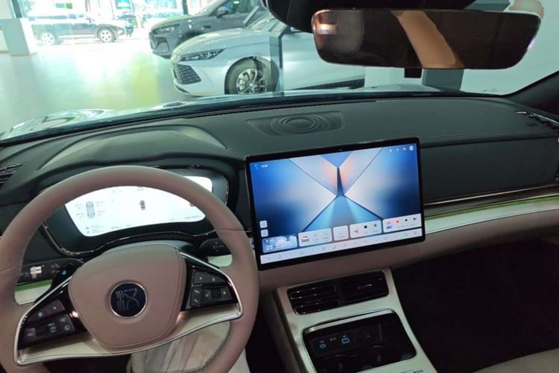 Used BYD Han 2025 DM-i Intelligent Driving Edition 245KM Prestigious Edition Center Console