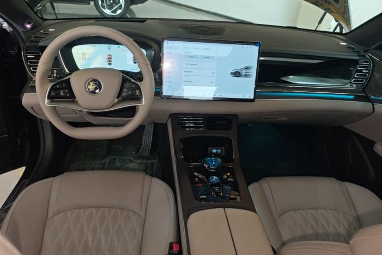Used BYD Han 2025 DM-i Intelligent Driving Edition 125KM LiDAR Flagship Model Center Console