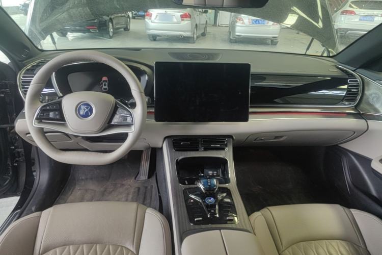 Used BYD Han 2025 DM-i Intelligent Driving Edition 125KM LiDAR Flagship Model Center Console