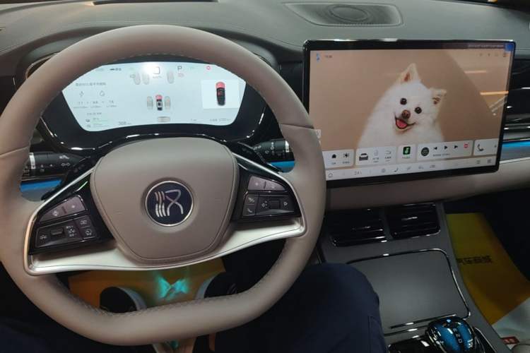 Used BYD Han 2025 DM-i Intelligent Driving Edition 125KM LiDAR Flagship Model Center Console
