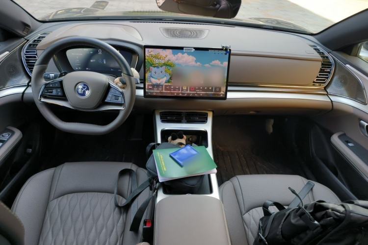 Used BYD Han 2025 Model EV Intelligent Driving Edition 635KM Flagship Center Console