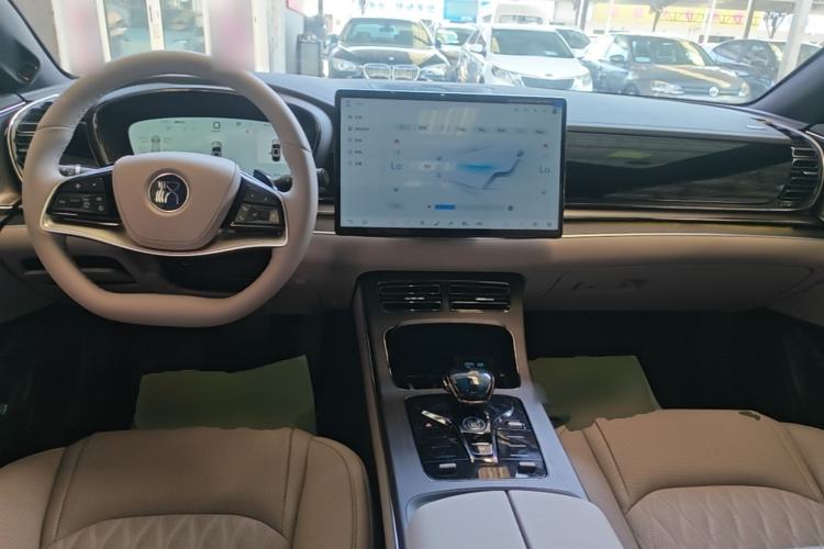 Used BYD Han 2025 DM-i Intelligent Driving Edition 125KM LiDAR Flagship Model Center Console