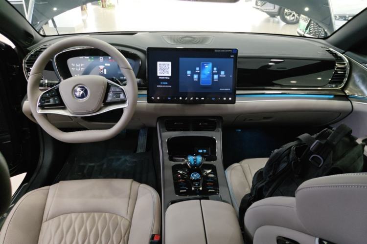 Used BYD Han 2025 DM-i Intelligent Driving Edition 125KM LiDAR Flagship Model Center Console