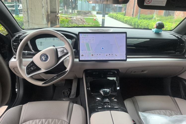 Used BYD Han 2025 DM-i 125KM Prestige Model Center Console