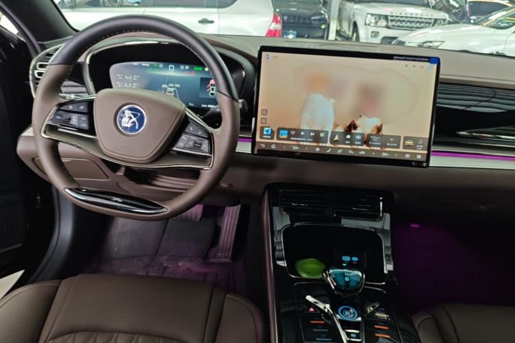 Used BYD Han 2025 EV 506KM Prestige Edition Center Console