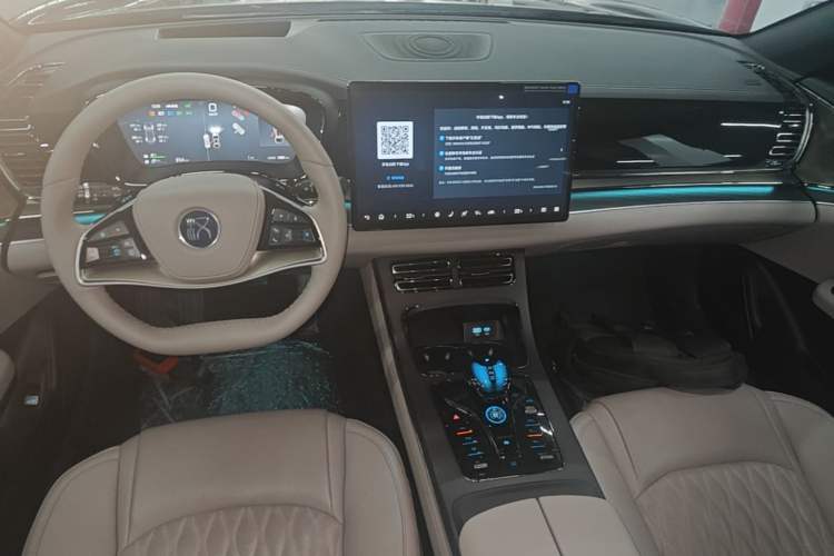 Used BYD Han 2025 DM-i Intelligent Driving Edition 125KM LiDAR Flagship Model Center Console