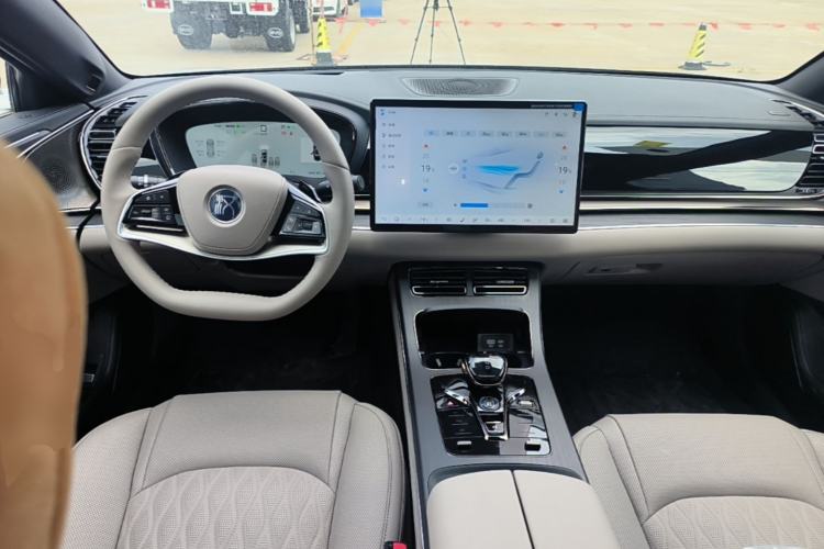 Used BYD Han 2025 DM-i Intelligent Driving Edition 125KM LiDAR Flagship Model Center Console