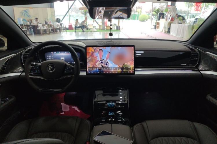 Used BYD Han 2025 DM-i 125KM Elite Model Center Console