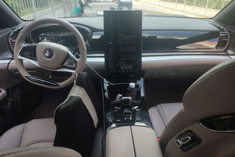 Used BYD Han 2025 EV 701KM Deluxe Edition Center Console