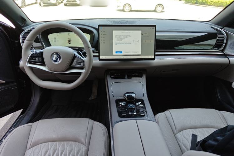 Used BYD Han 2025 DM-i Intelligent Driving Edition 125KM LiDAR Flagship Model Center Console