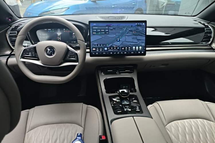 Used BYD Han 2025 DM-i 125KM LiDAR-Powered Intelligent Driving Model Center Console