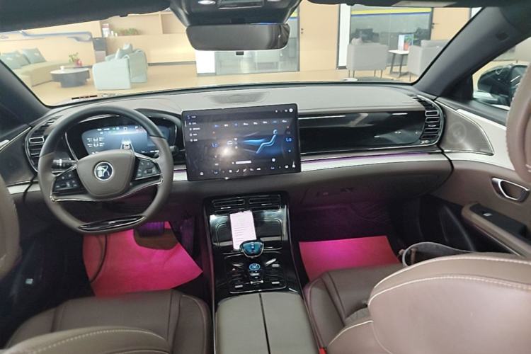 Used BYD Han 2025 DM-i 125KM Prestige Model Center Console