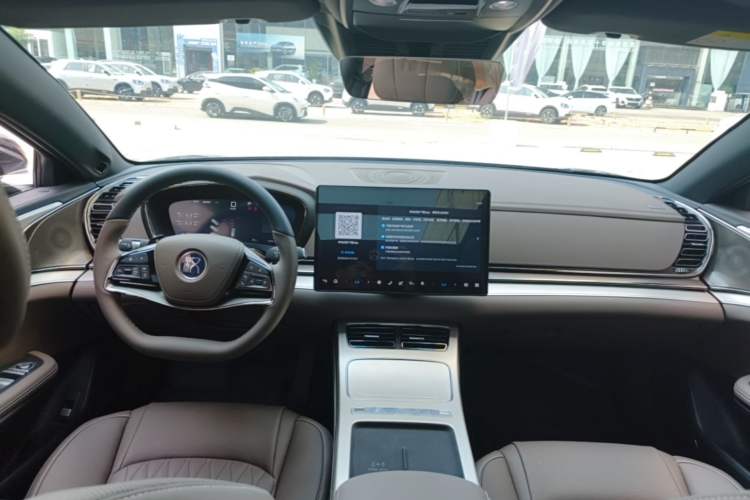 Used BYD Han 2025 DM-i Intelligent Driving Edition 245KM Prestigious Edition Center Console