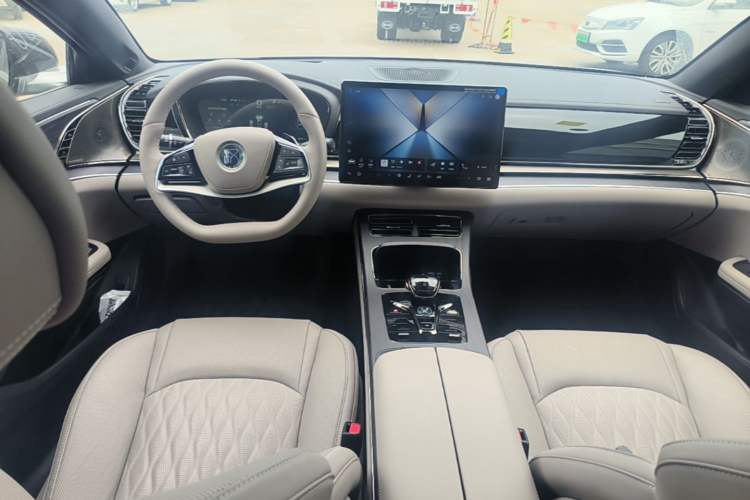 Used BYD Han 2025 DM-i Intelligent Driving Edition 125KM LiDAR Flagship Model Center Console