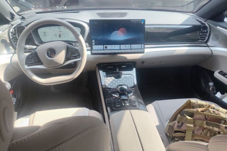 Used BYD Han 2025 EV Intelligent Driving Edition 701KM LiDAR Deluxe Model Center Console