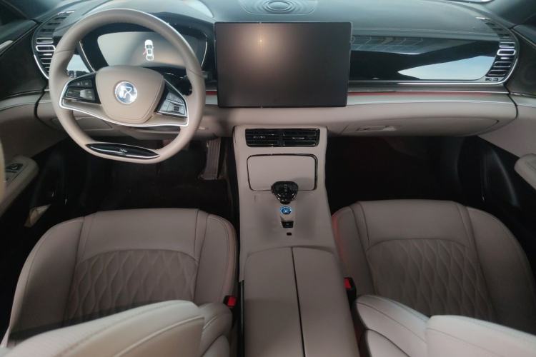 Used BYD Han 2025 DM-i 125KM Elite Model Center Console