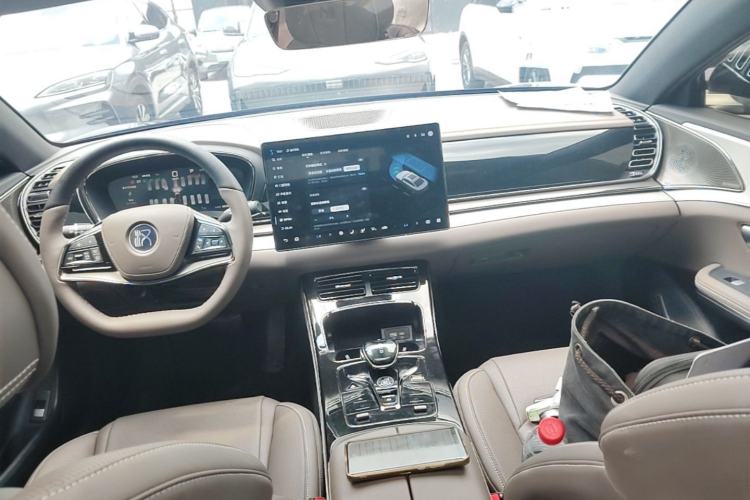 Used BYD Han 2025 EV Intelligent Driving Edition 605KM Prestige Model Center Console