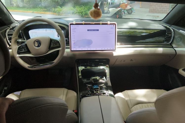 Used BYD Han 2025 DM-i 125KM Prestige Model Center Console