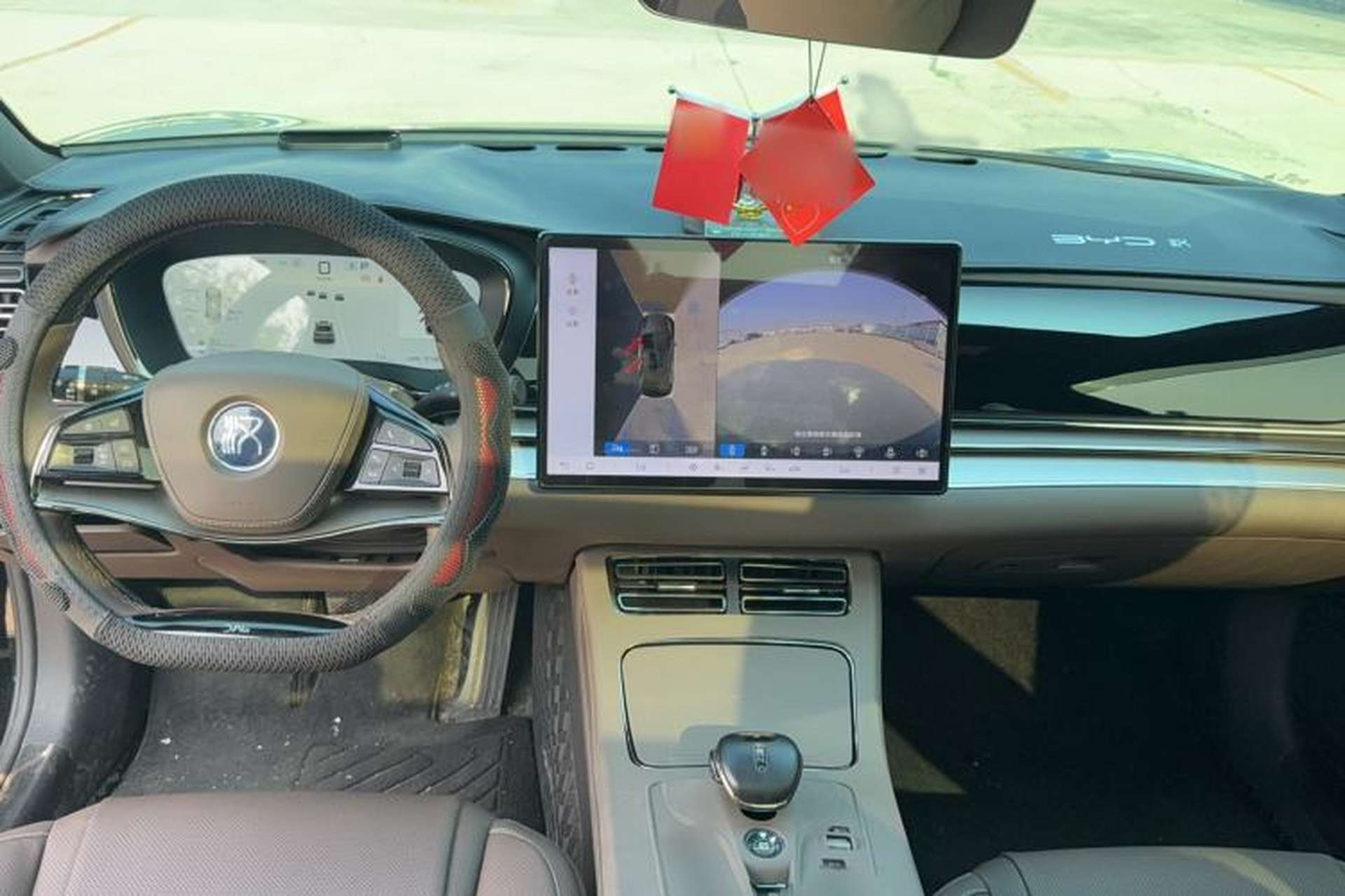 Used BYD Han 2025 DM-i 125KM Elite Model Center Console