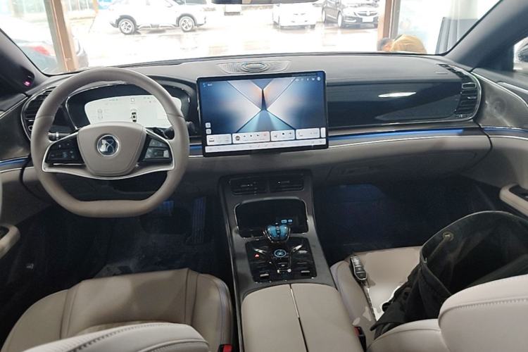 Used BYD Han 2025 DM-i Intelligent Driving Edition 125KM LiDAR Flagship Model Center Console