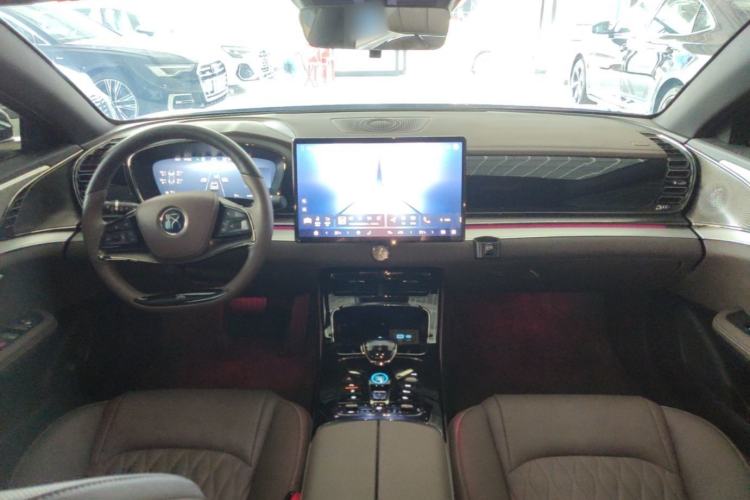 Used BYD Han 2025 DM-i 125KM Prestige Model Center Console