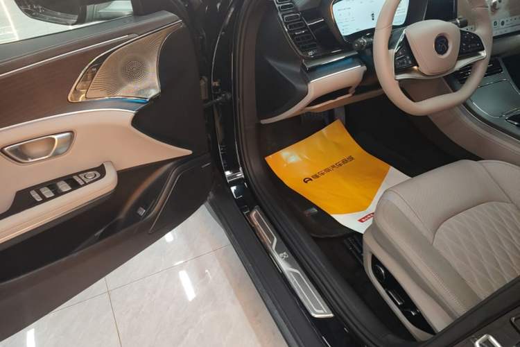 Used BYD Han 2025 DM-i Intelligent Driving Edition 125KM LiDAR Flagship Model Driver Seat