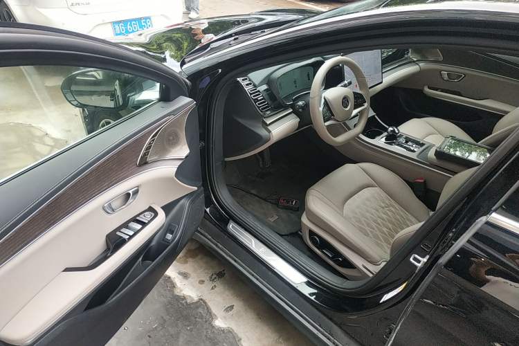 Used BYD Han 2025 EV with 701 km of Laser Radar-Enabled Intelligent Driving Driver Seat