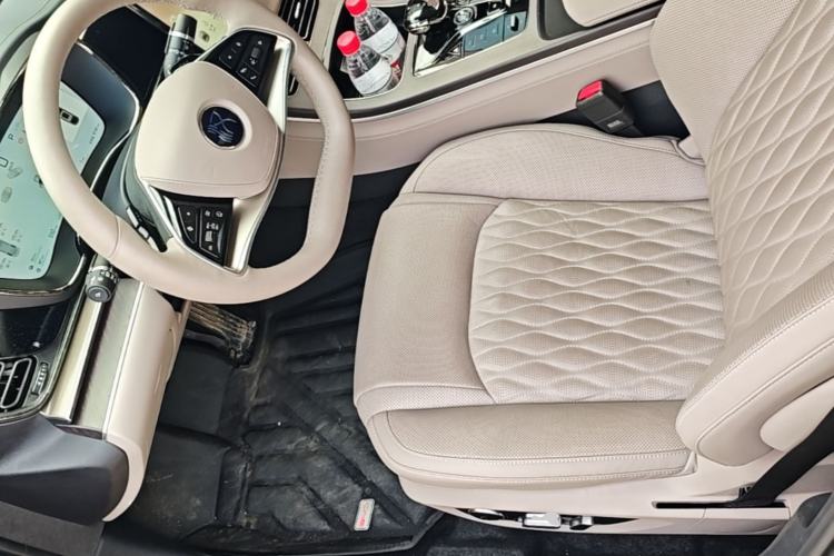 Used BYD Han 2025 DM-i Intelligent Driving Edition 125KM LiDAR Flagship Model Driver Seat