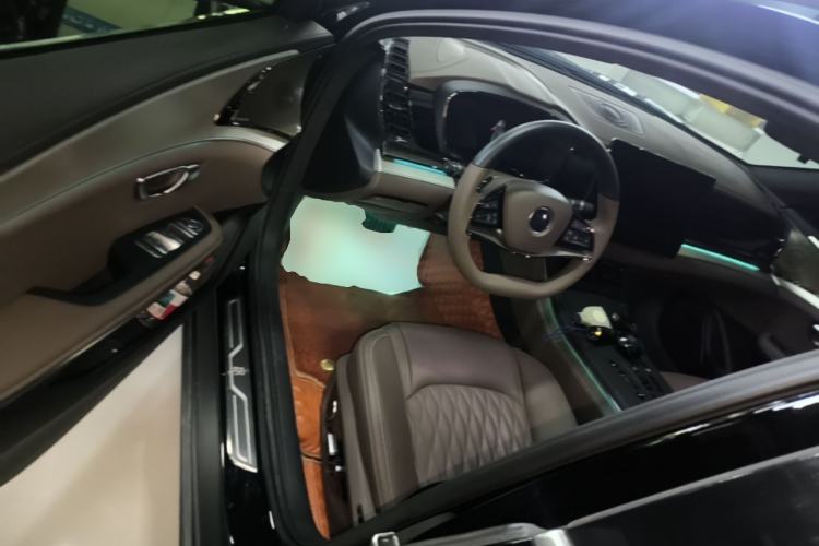 Used BYD Han 2025 DM-i Smart Drive 125KM Prestige Model Driver Seat