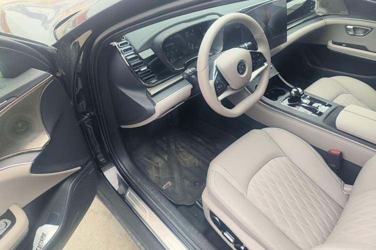 Used BYD Han 2025 DM-i Intelligent Driving Edition 125KM LiDAR Flagship Model Driver Seat