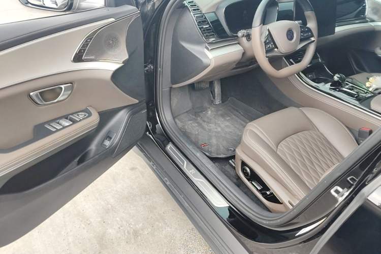Used BYD Han 2025 EV Intelligent Driving Edition 605KM Prestige Model Driver Seat