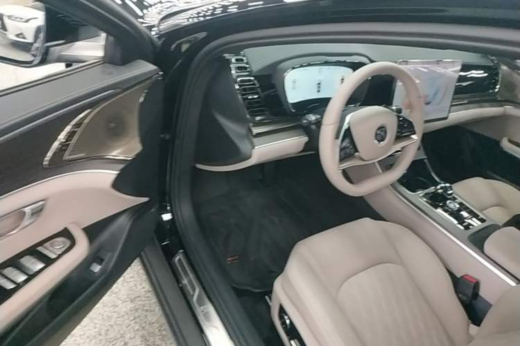 Used BYD Han 2025 EV with 701 km of Laser Radar-Enabled Intelligent Driving Driver Seat