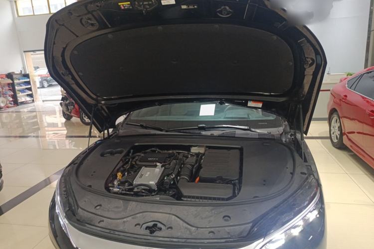 Used BYD Han 2025 DM-i 125KM LiDAR-Powered Intelligent Driving Model Engine Bay