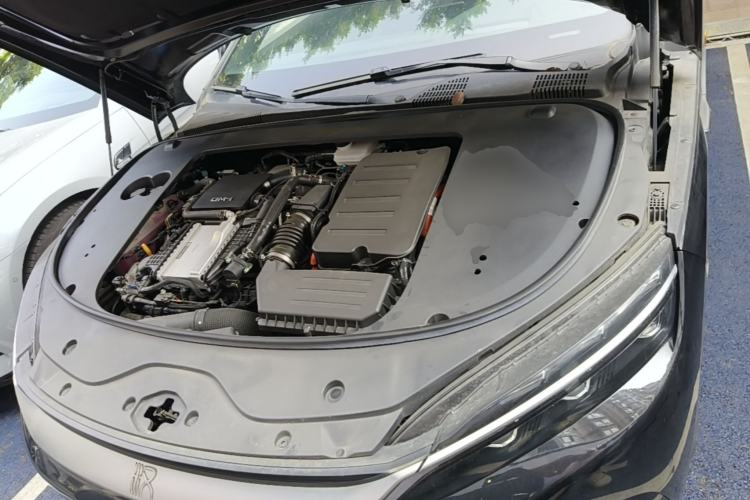 Used BYD Han 2025 DM-i 125KM LiDAR-Powered Intelligent Driving Model Engine Bay