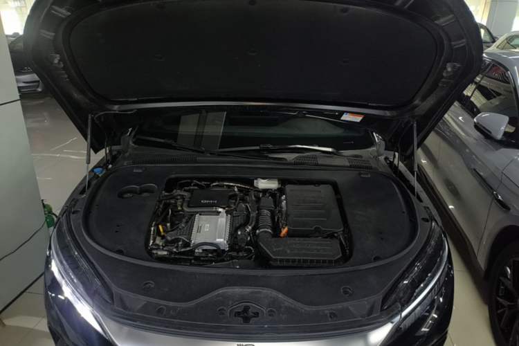 Used BYD Han 2025 DM-i Smart Drive 125KM Prestige Model Engine Bay