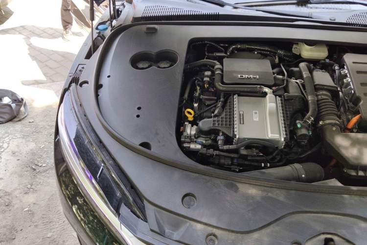 Used BYD Han 2025 DM-i Smart Drive 125KM Elite Model Engine Bay Right