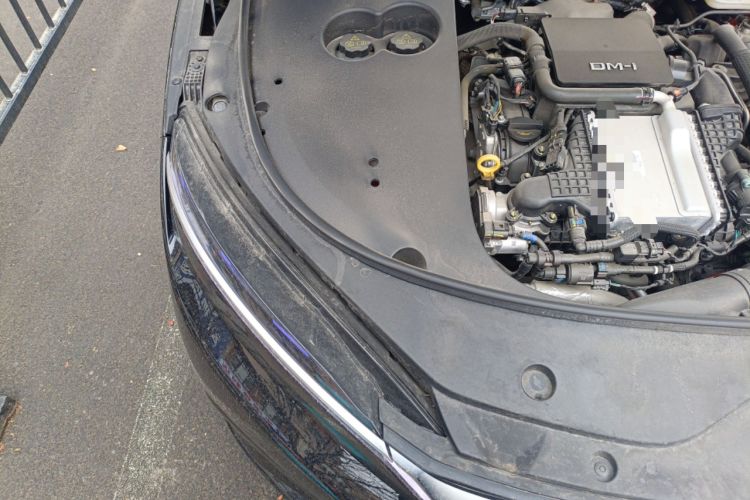 Used BYD Han 2025 DM-i 125KM Prestige Model Engine Bay Right
