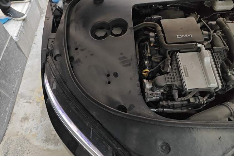 Used BYD Han 2025 DM-i Smart Drive 125KM Elite Model Engine Bay Right