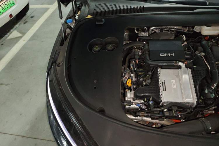 Used BYD Han 2025 DM-i 125KM Elite Model Engine Bay Right